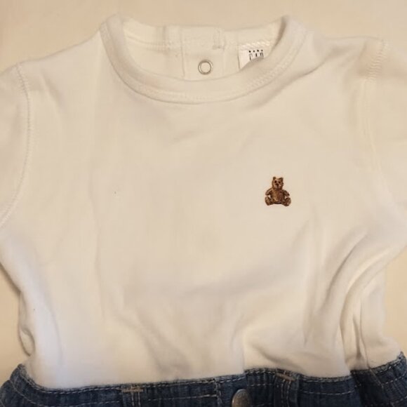 EUC Baby Gap Denim Cotton Soft One Piece 3-6 Months Girls Jean Shorts Blouse - Picture 5 of 9